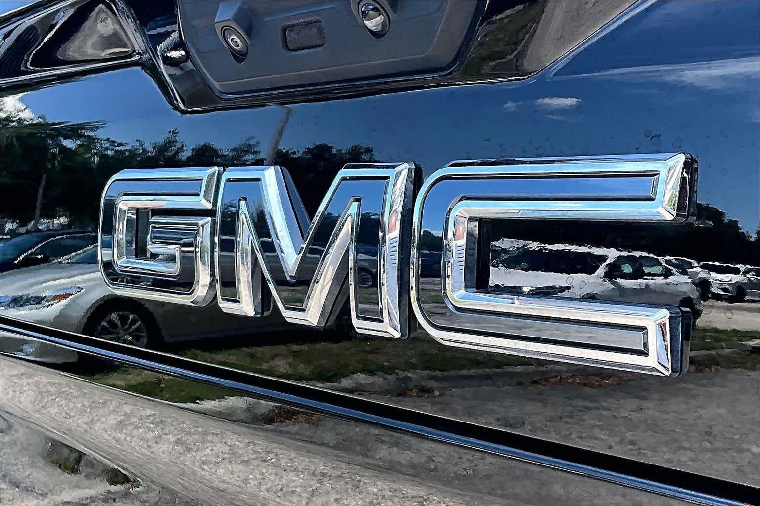 Used 2024 Onyx Black GMC Denali Ultimate image 31