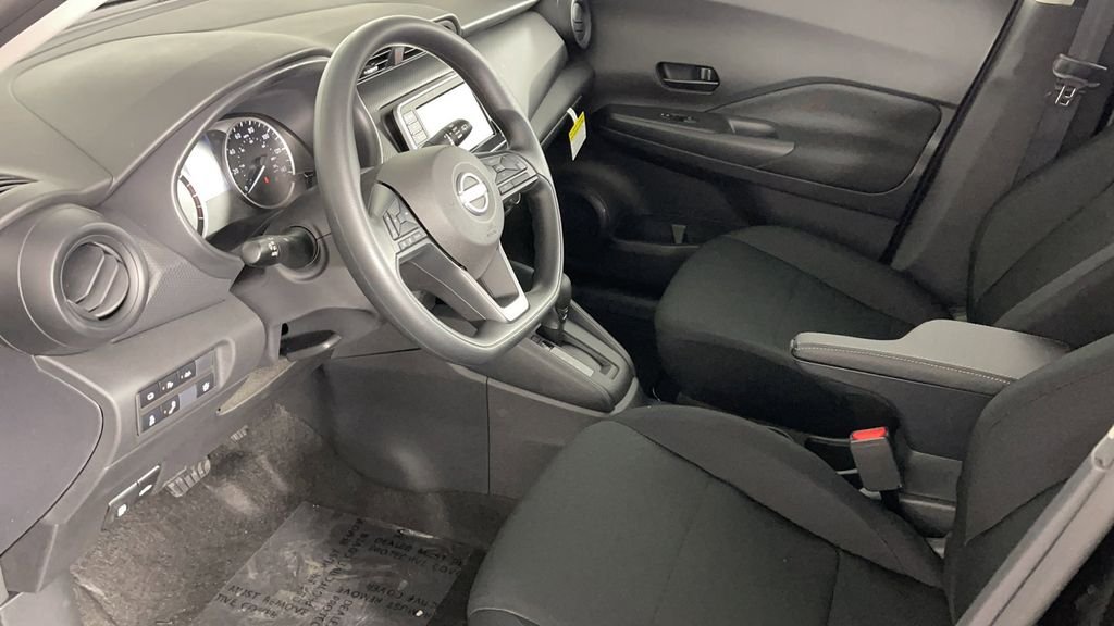 2025 Nissan KICKS PLAY Base - Photo 11