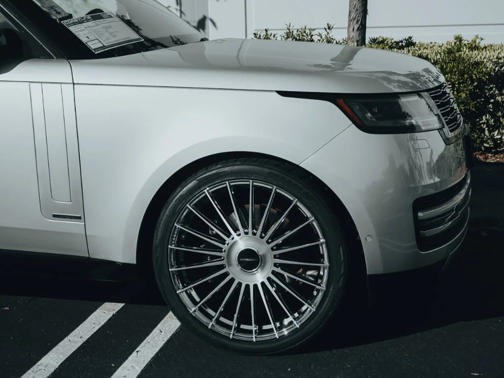Used 2023  Land Rover Autobiography image 6