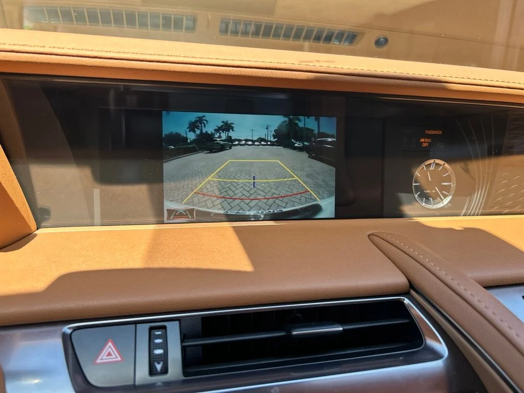 Used 2021 White Lexus 500 image 22