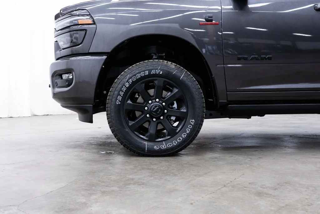 New 2026 Granite Crystal Metallic Clear-Coat Exterior Paint RAM Laramie image 7