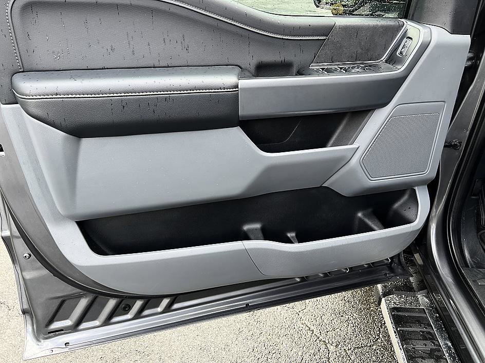 Used 2024 Gray Metallic Ford XLT image 9