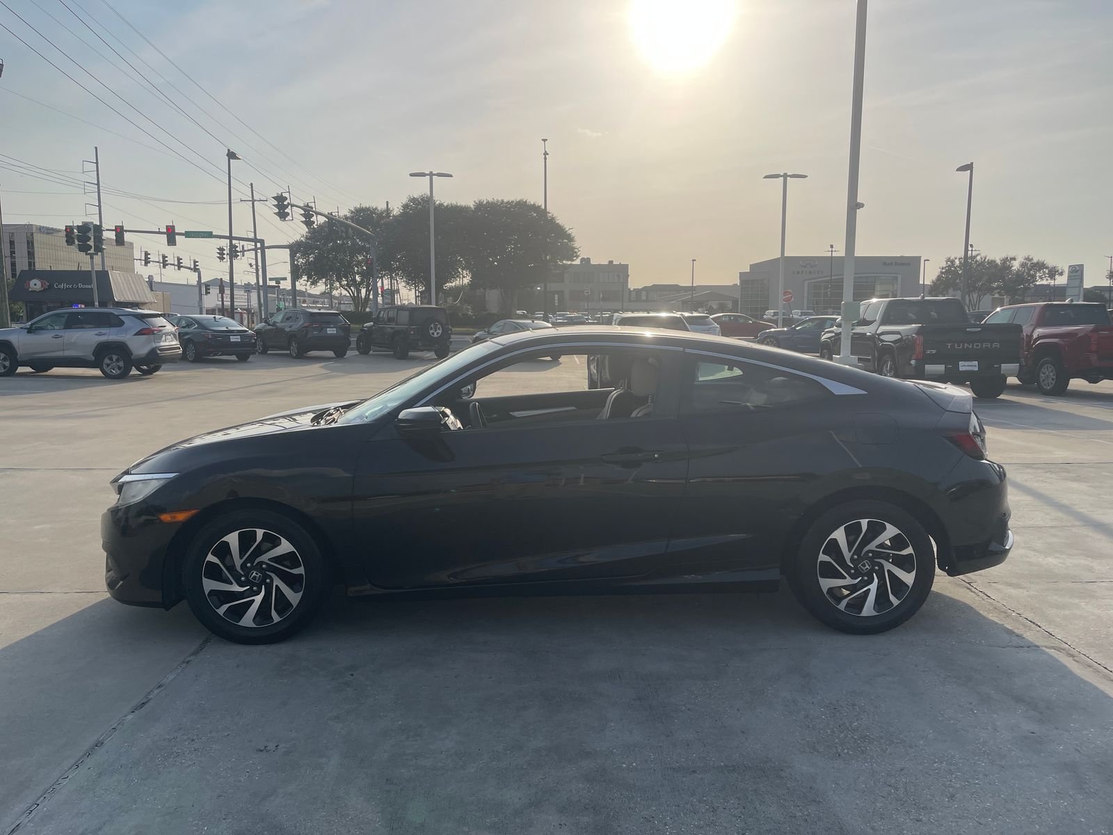 Used 2016 Black Honda LX-P image 2