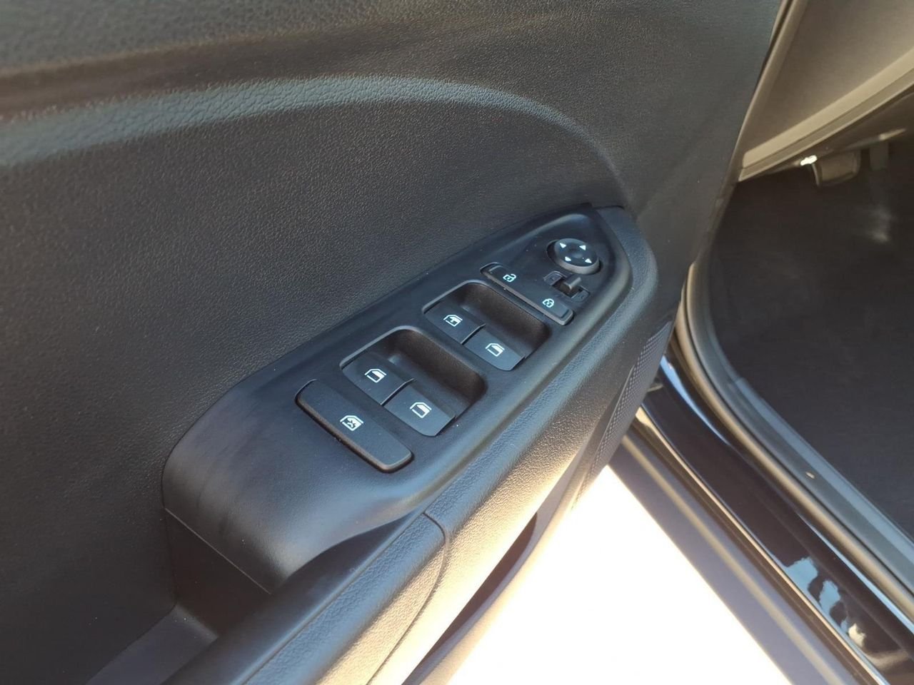 New 2026 Onyx Black Hyundai SE image 22