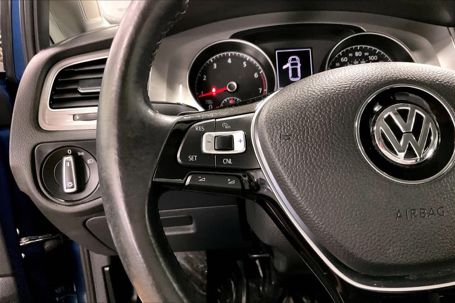 Used 2016 Silk Blue Metallic Volkswagen TSI S image 23