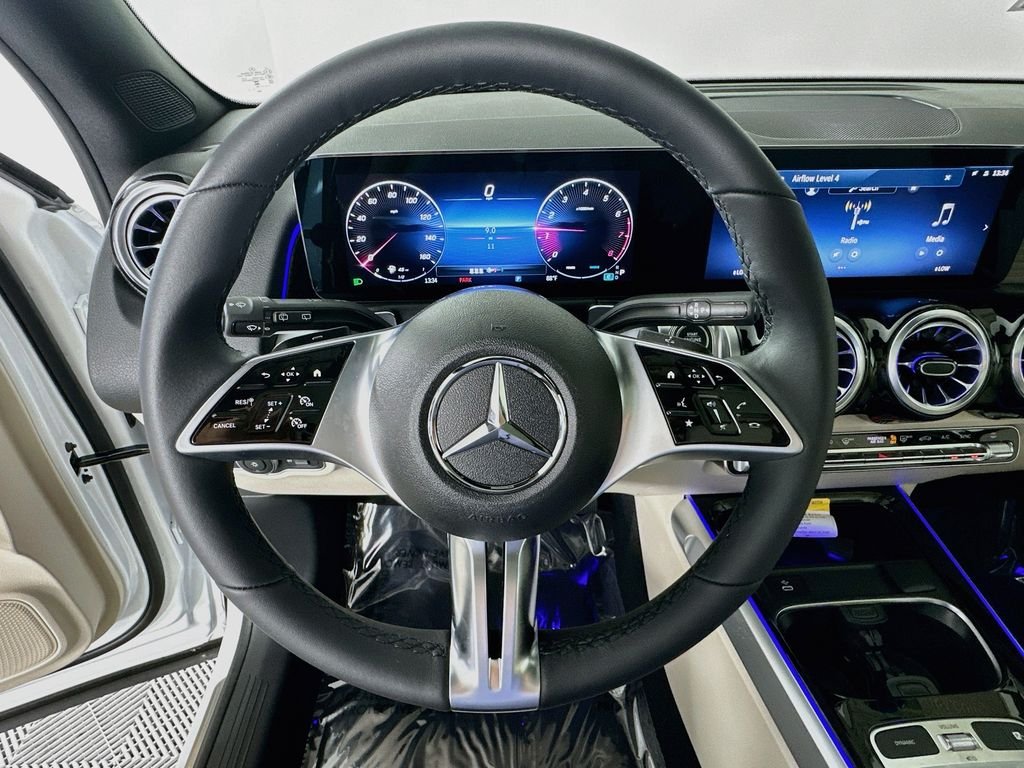 New 2026 Polar White Mercedes-Benz GLB 250 image 11