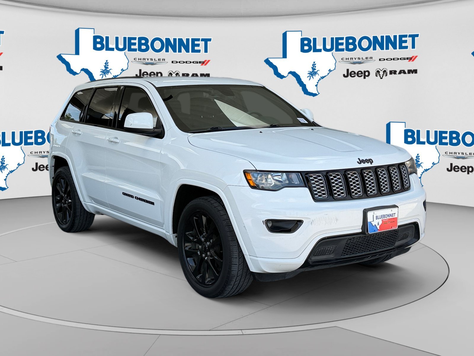 Certified Used 2017 Bright White Clearcoat Jeep Altitude image 3