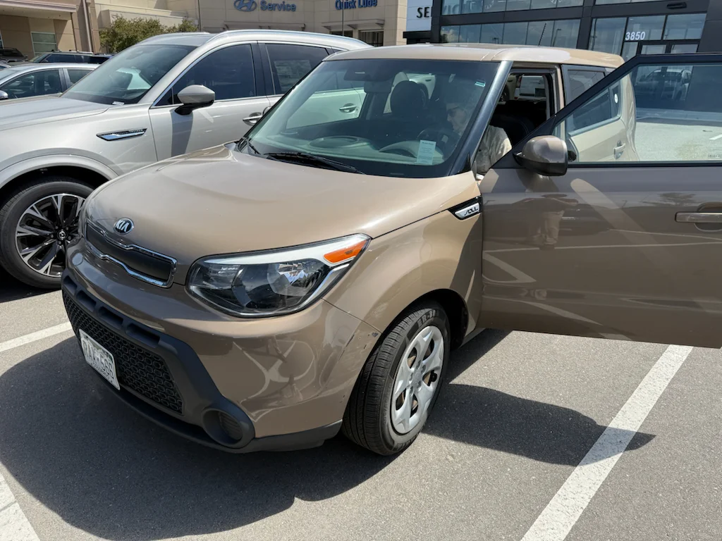2015 Kia Soul 1.6L Base AT 5-Door's photo