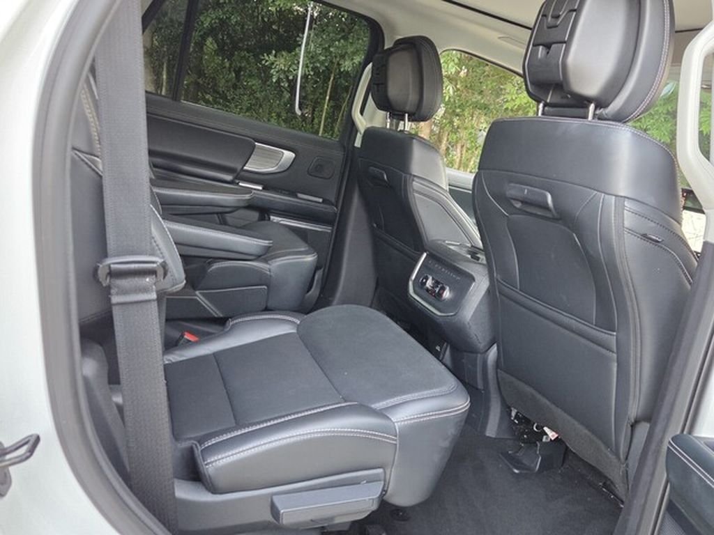 Used 2026 Oxford White Ford Platinum image 17