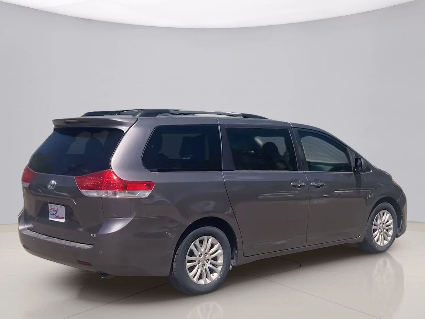 Used 2013 Gray Toyota XLE image 5