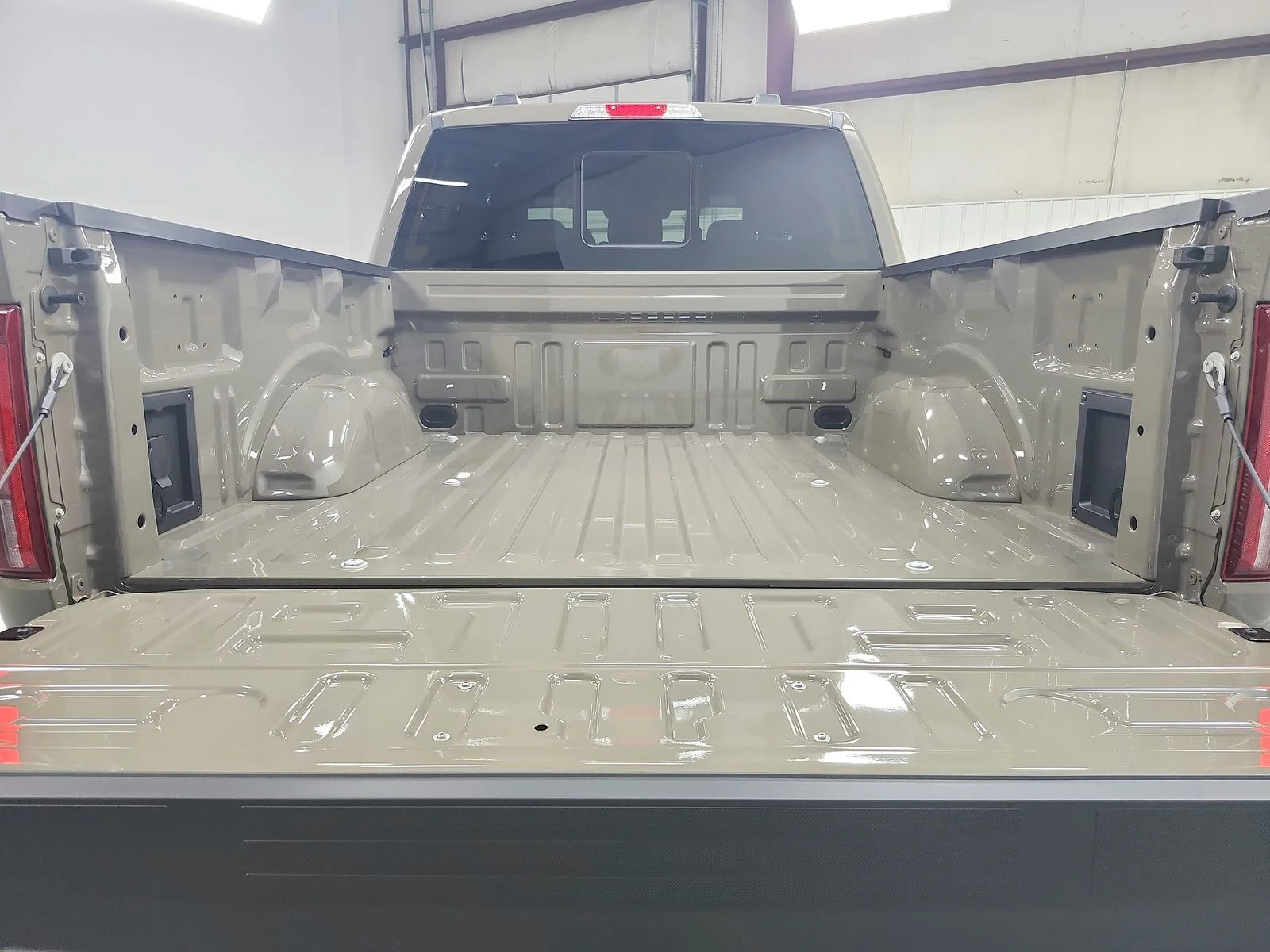 New 2026 Gray Ford Lariat image 52
