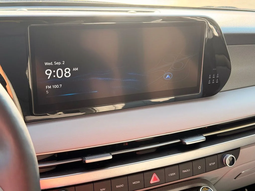 Used 2024 Silver Hyundai SEL image 33