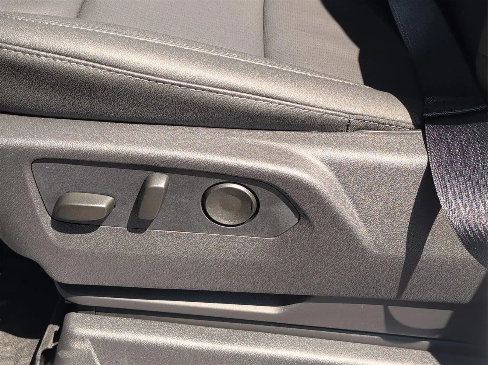 New 2026 Onyx Black GMC SLT image 29
