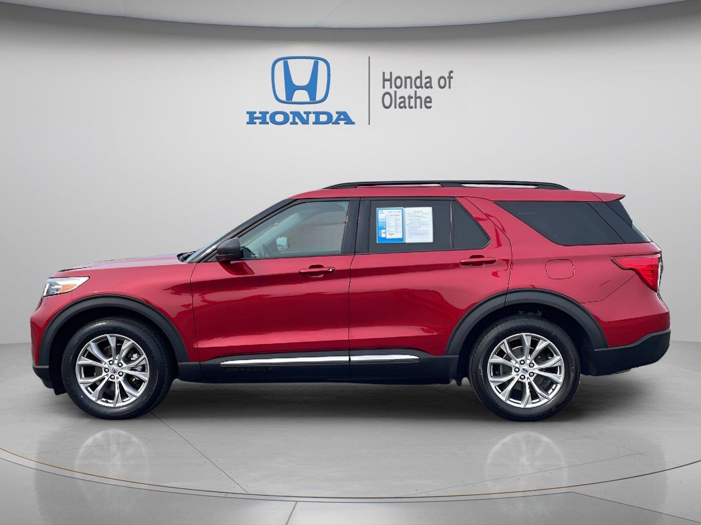 Used 2021 Rapid Red Metallic Tinted Clearcoat Ford XLT image 6