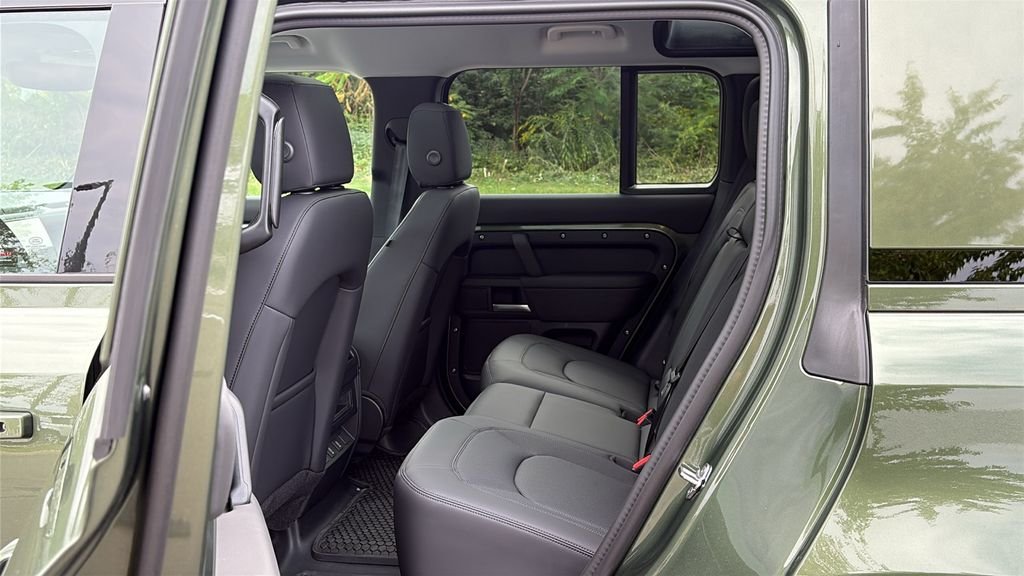 New 2026 Woolstone Green LAND ROVER S image 25