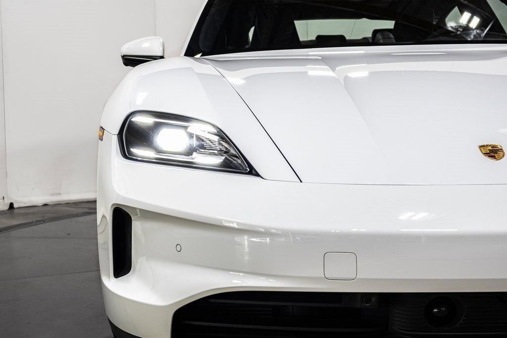2025 Porsche Taycan S - Photo 12
