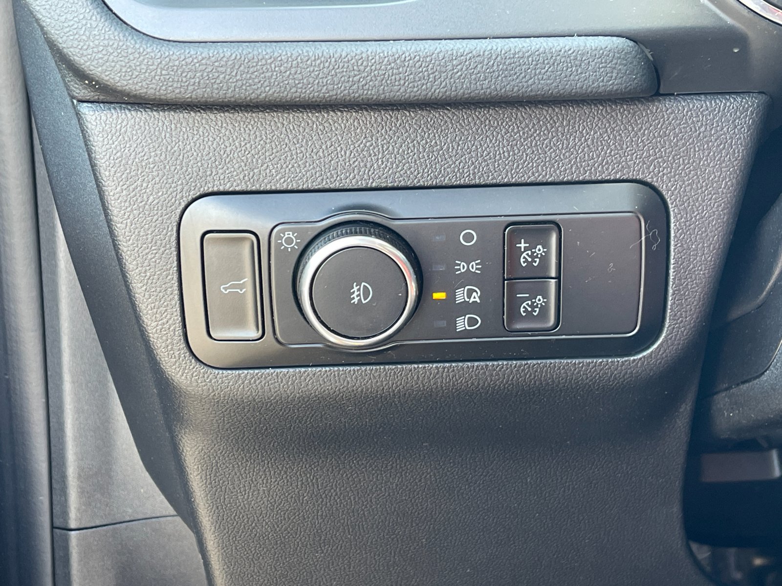 Used 2024  Ford Platinum image 31
