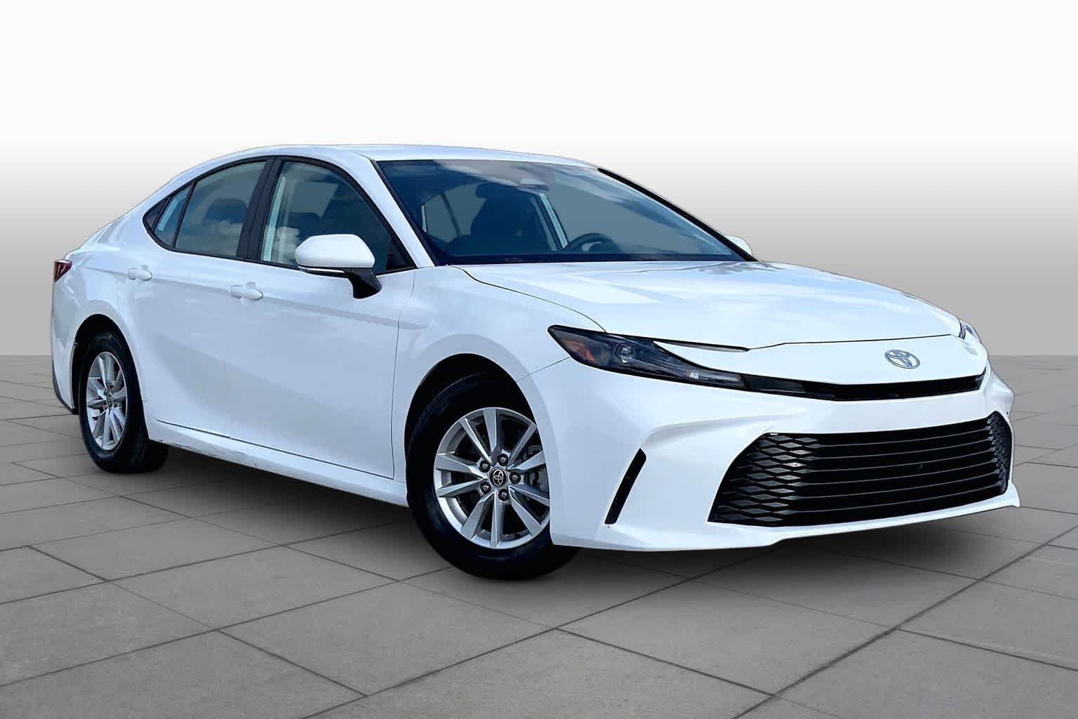 Used 2025 Ice Cap Toyota LE image 3