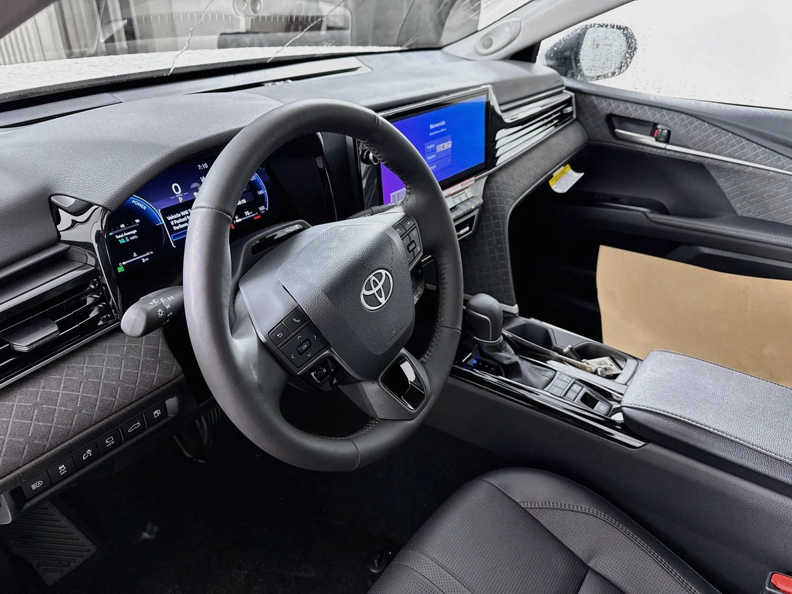 New 2026 Wind Chill Pearl <sup>1</sup> Toyota  XLE AWD image 6