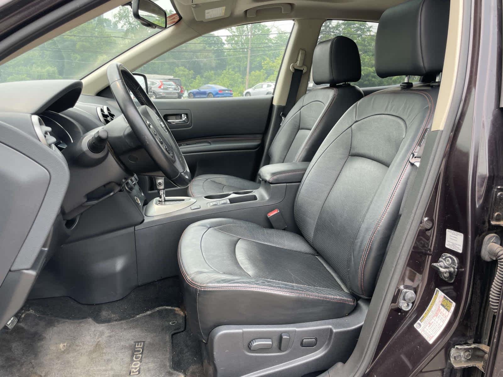 Used 2012 Black Amethyst Nissan SL image 14