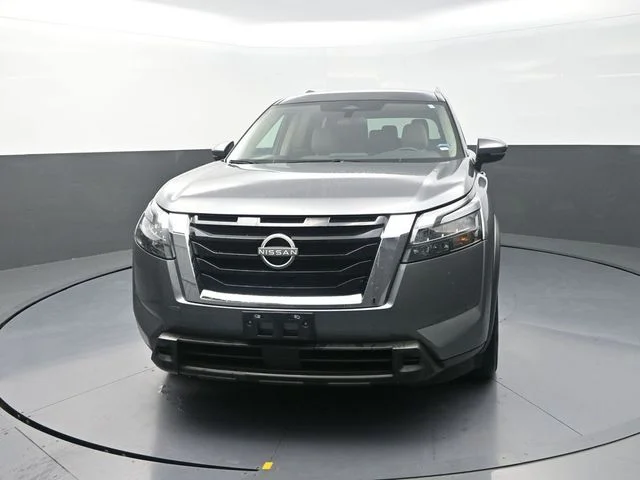 Used 2024 Gray Nissan SV image 2