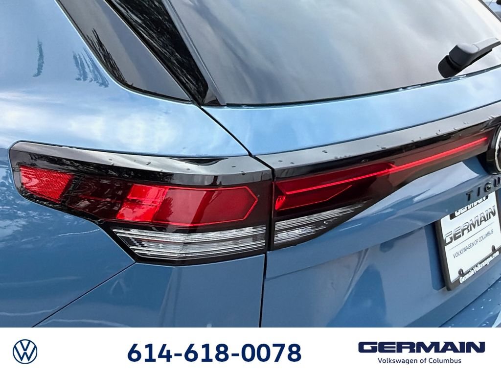New 2026 Monterey Blue w/Deep Black Roof Volkswagen 2.0T SE R-Line Black image 13