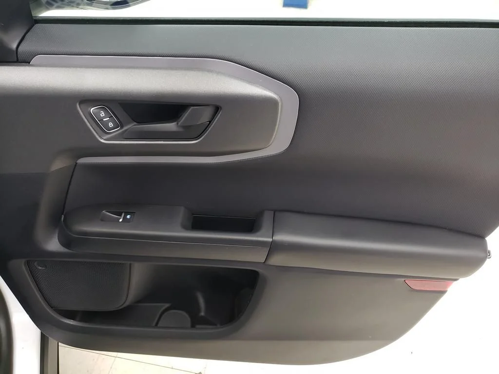Certified Used 2025 Oxford White Ford Big Bend image 19