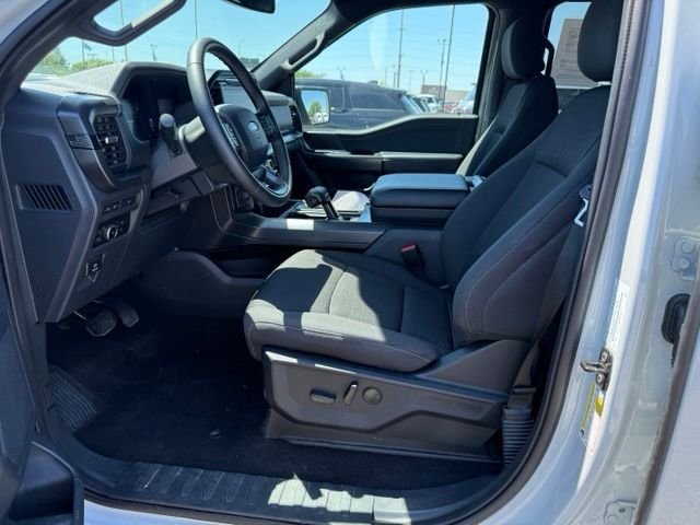 Used 2024 White Ford XLT image 2