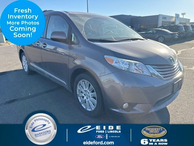 2015 Toyota Sienna XLE Premium V6 AWD 7-Passenger's photo