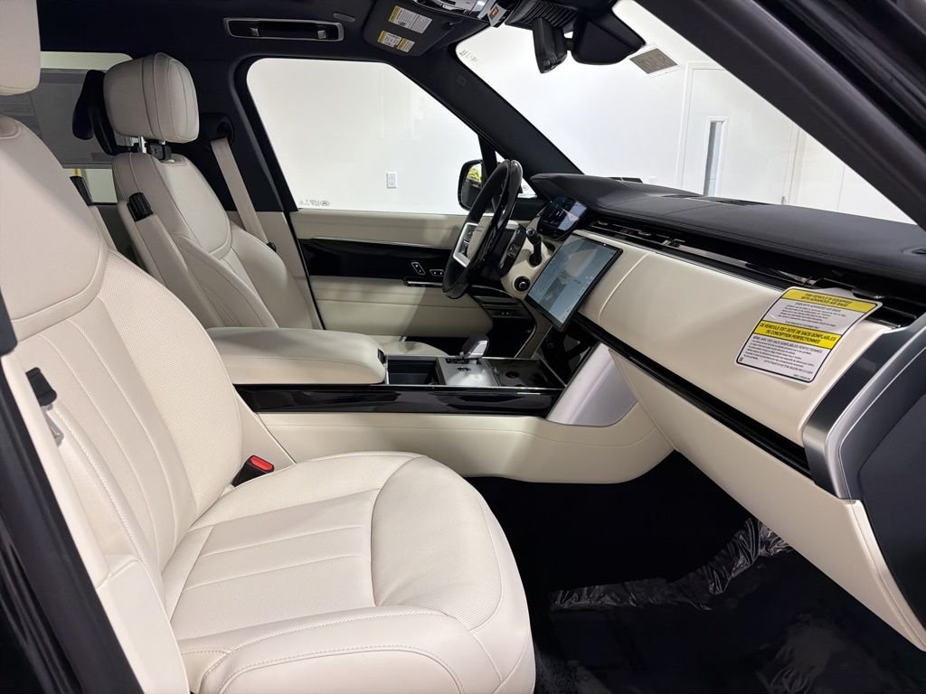 New 2026 Santorini Black Land Rover P530 SE LWB 7 SEAT image 25