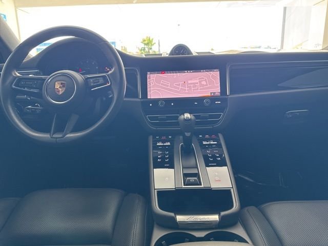 2024 Porsche Macan T - Photo 14
