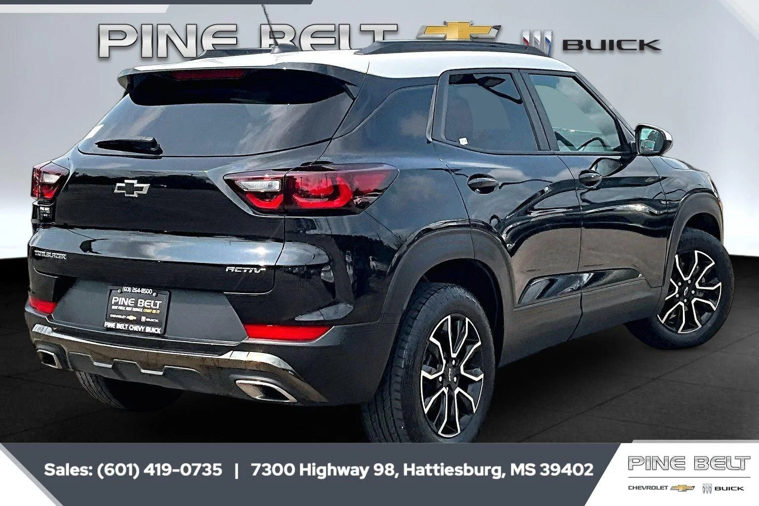 Used 2024 Mosaic Black Metallic Chevrolet ACTIV image 11