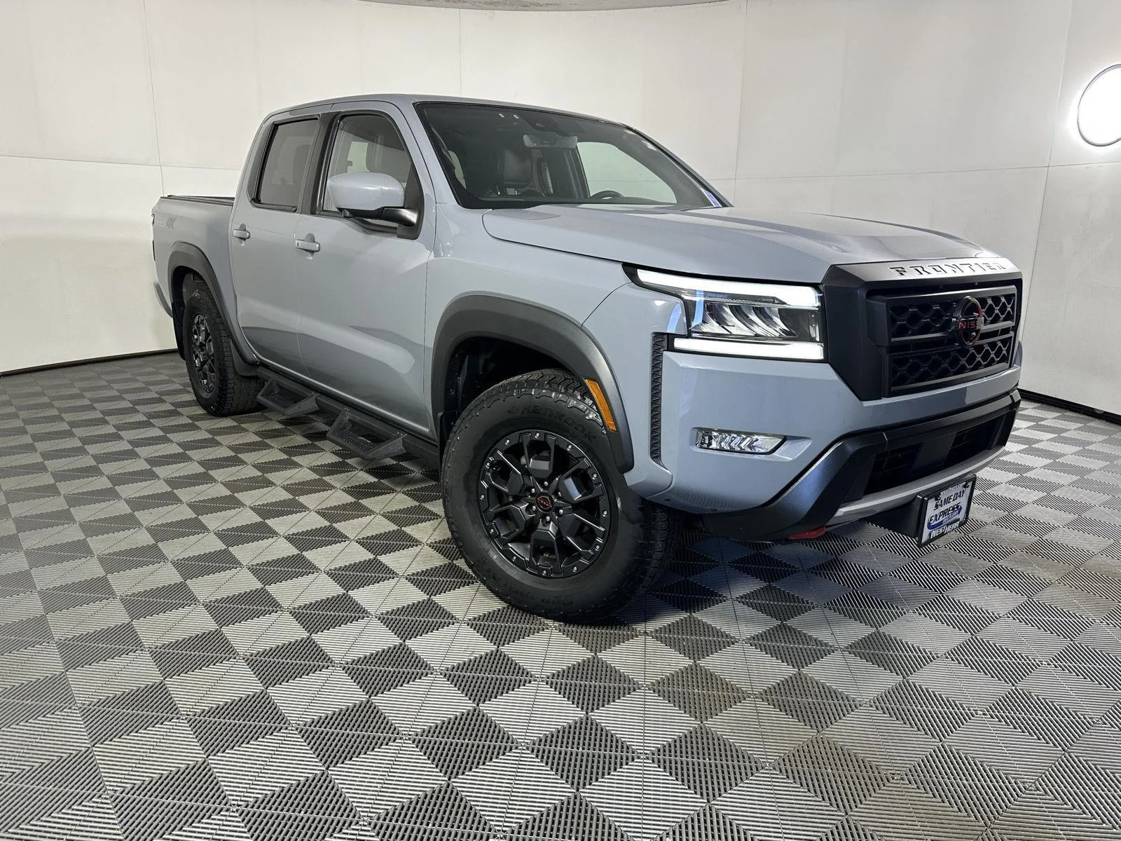 Used 2023 Boulder Gray Pearl Nissan PRO-4X image 13