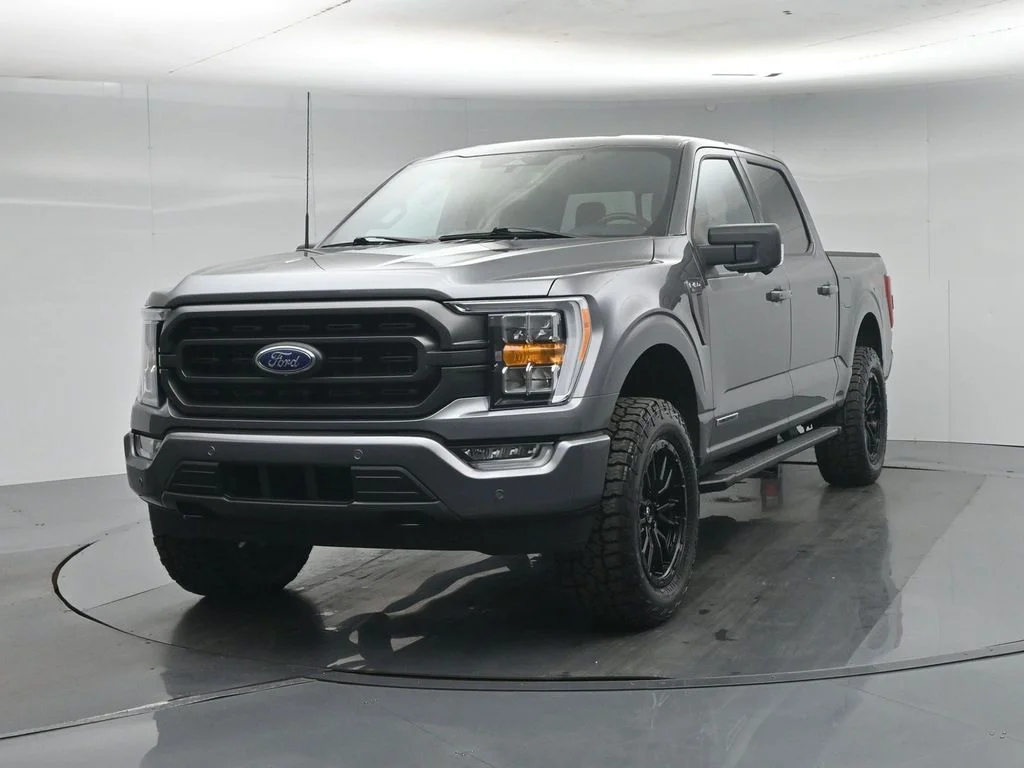 Used 2023 Gray Ford XLT image 58