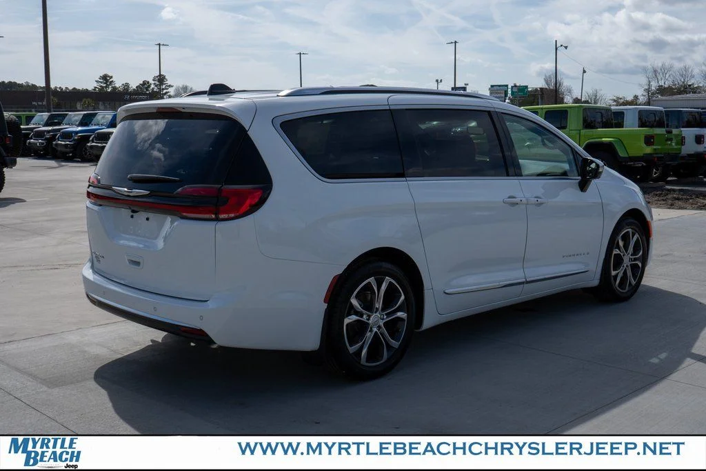 New 2026 Bright White Clear-Coat Exterior Paint Chrysler Pinnacle image 6