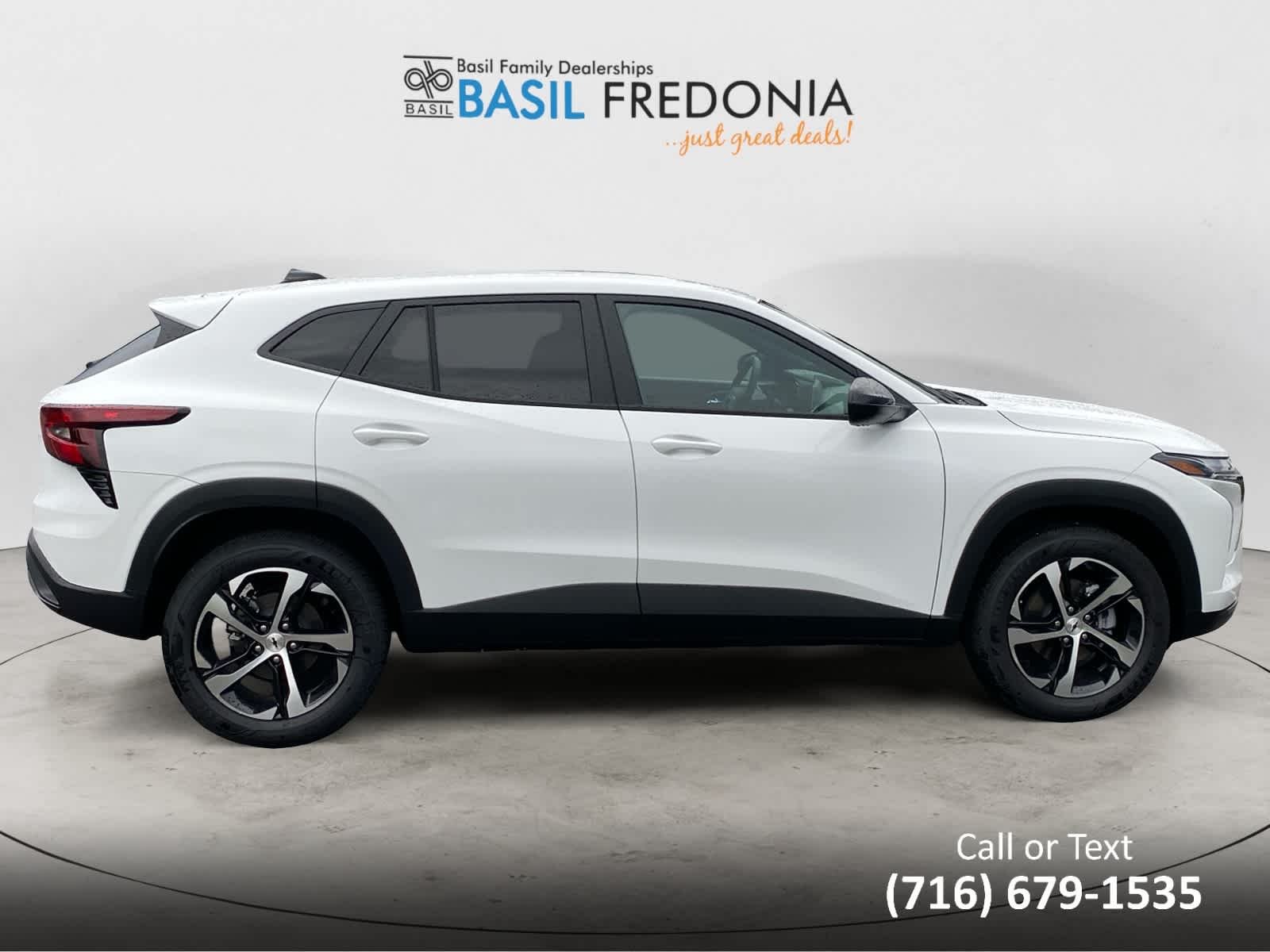 Used 2026 Summit White Chevrolet 1RS image 10