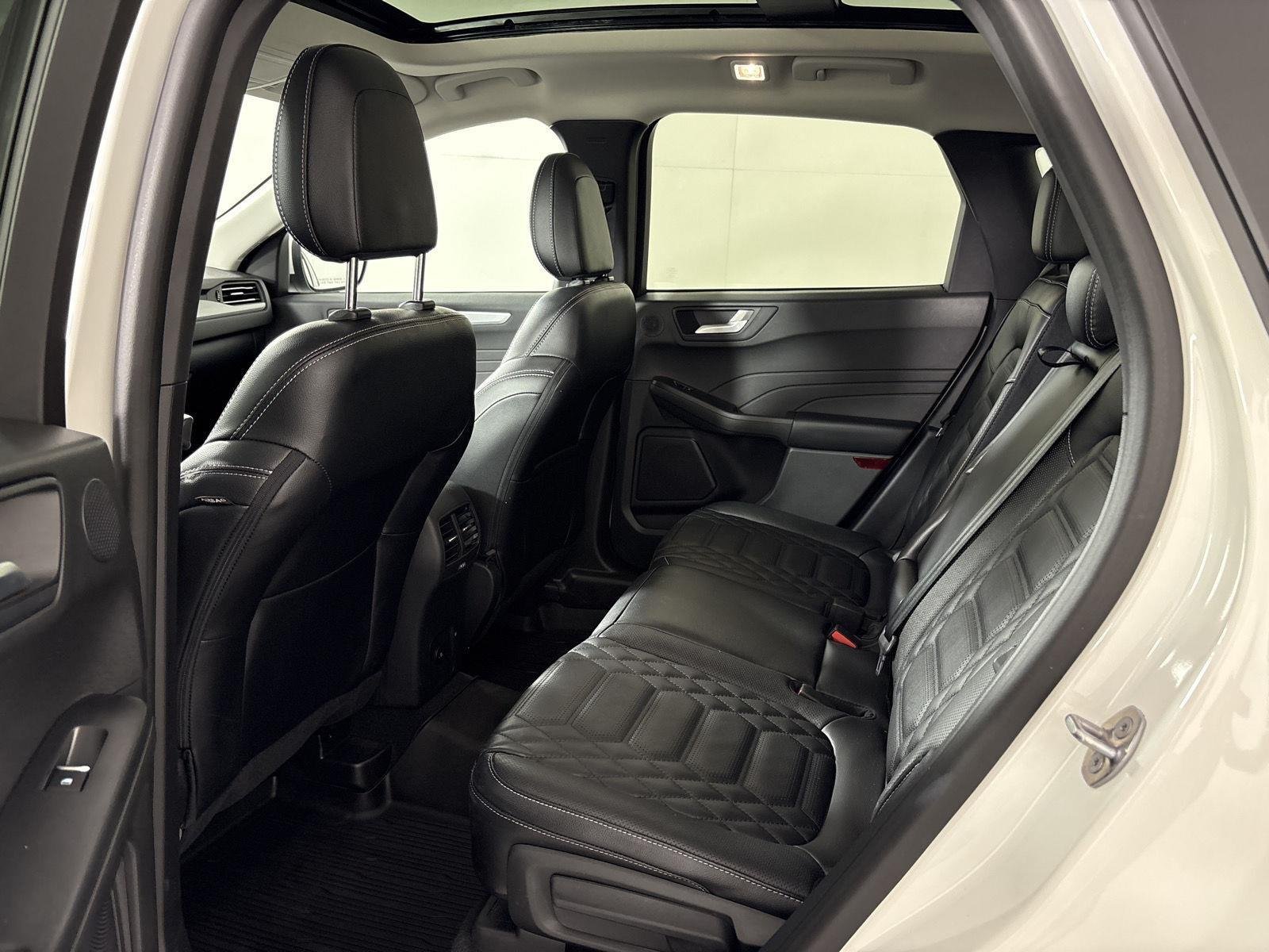 Used 2023 Star White Metallic Tri-Coat Ford Platinum image 13