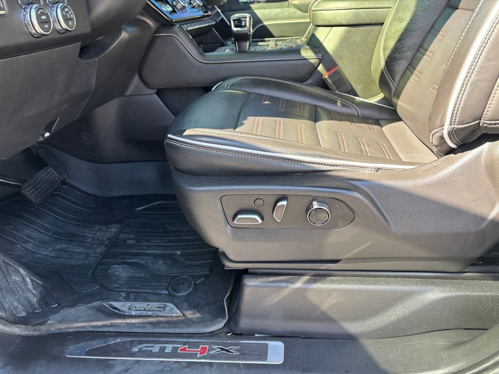 Used 2023 White GMC AT4X image 22