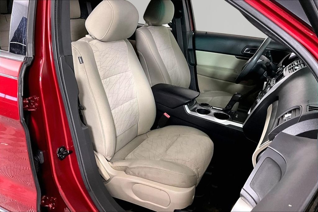 Used 2013 Red Ford Base image 26