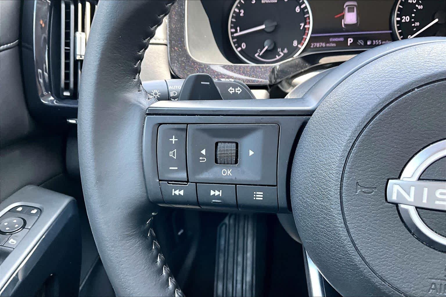 Used 2025 Super Black Nissan SV image 22