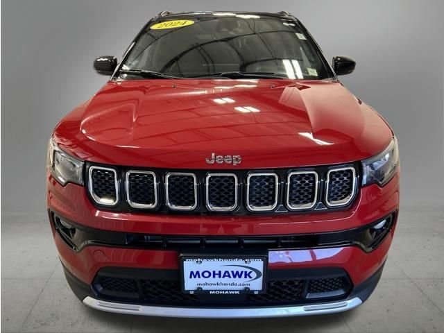 Used 2024 Red Hot Pearlcoat Jeep Limited image 9