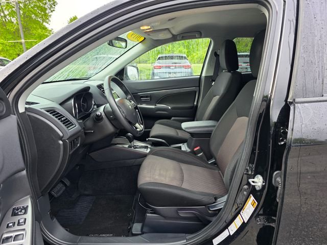 Used 2019 Black Mitsubishi 2.0 SE image 16