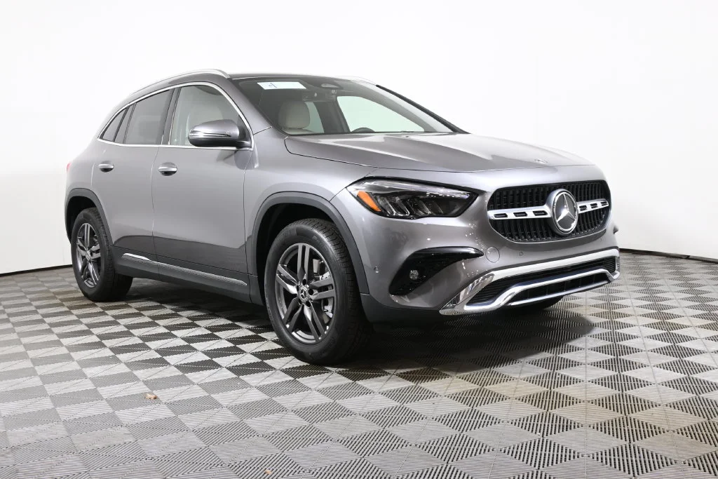 Used 2026 Gray Mercedes-Benz GLA 250 image 9
