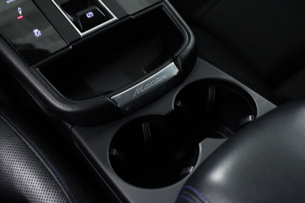 Used 2022  Porsche S image 29