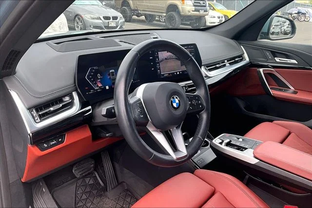 Used 2026 Cape York Green Metallic BMW xDrive28i image 13
