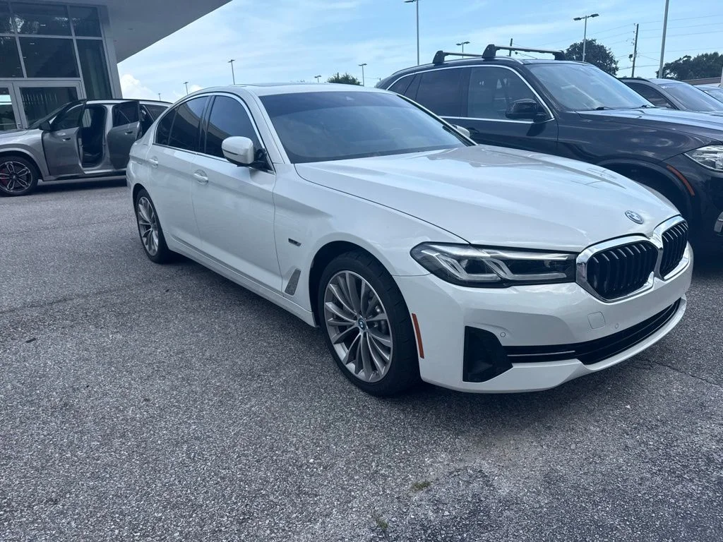 Used 2022 White BMW 530e iPerformance image 2