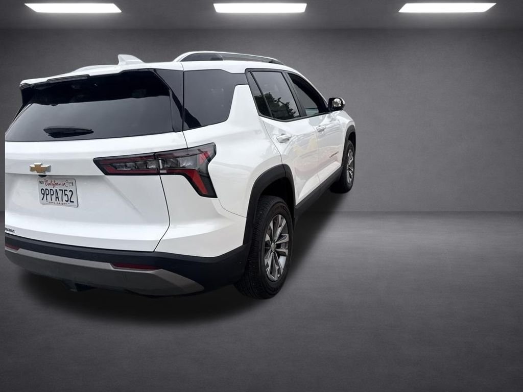 Used 2025 White Chevrolet LT image 18