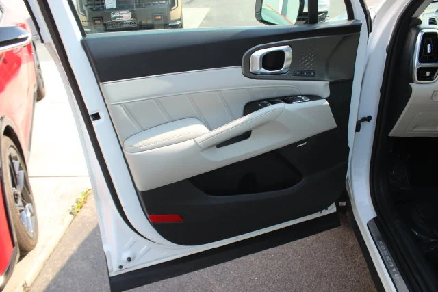 Used 2023 White Kia SX Prestige image 22