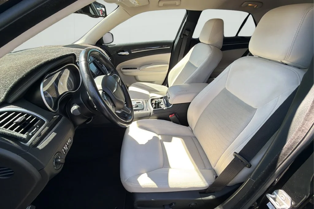 Used 2022 Black Chrysler Touring image 17