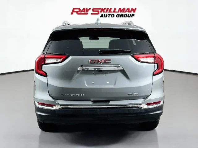 Used 2024 Silver GMC SLT image 6